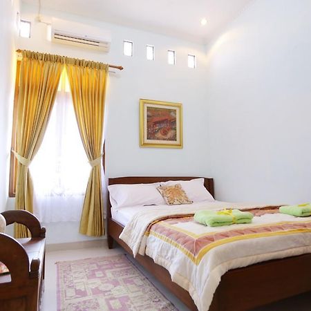Griya Kedasih Guesthouse Yogyakarta Extérieur photo