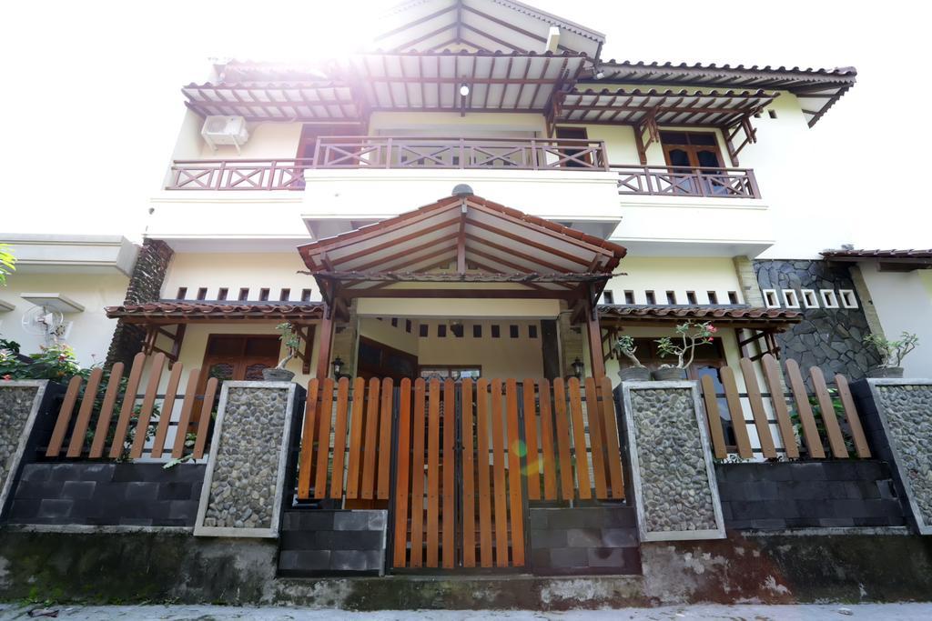 Griya Kedasih Guesthouse Yogyakarta Extérieur photo