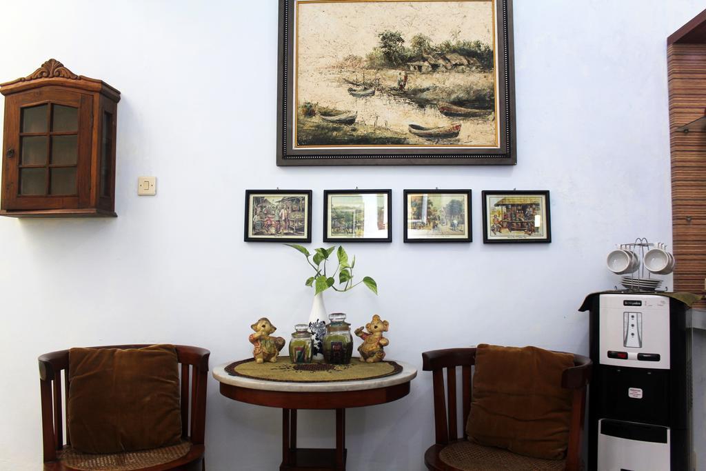 Griya Kedasih Guesthouse Yogyakarta Extérieur photo